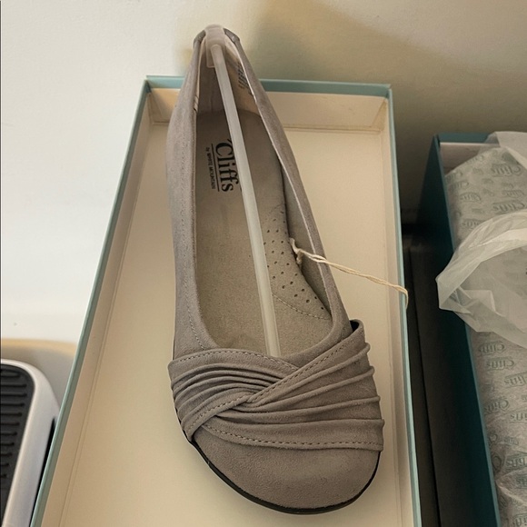 Cliffs by WHITE MOUNTAIN Shoes - Cliffs by White Mountain Gray Hilt Flat Shoes Women’s 8.5 NIB